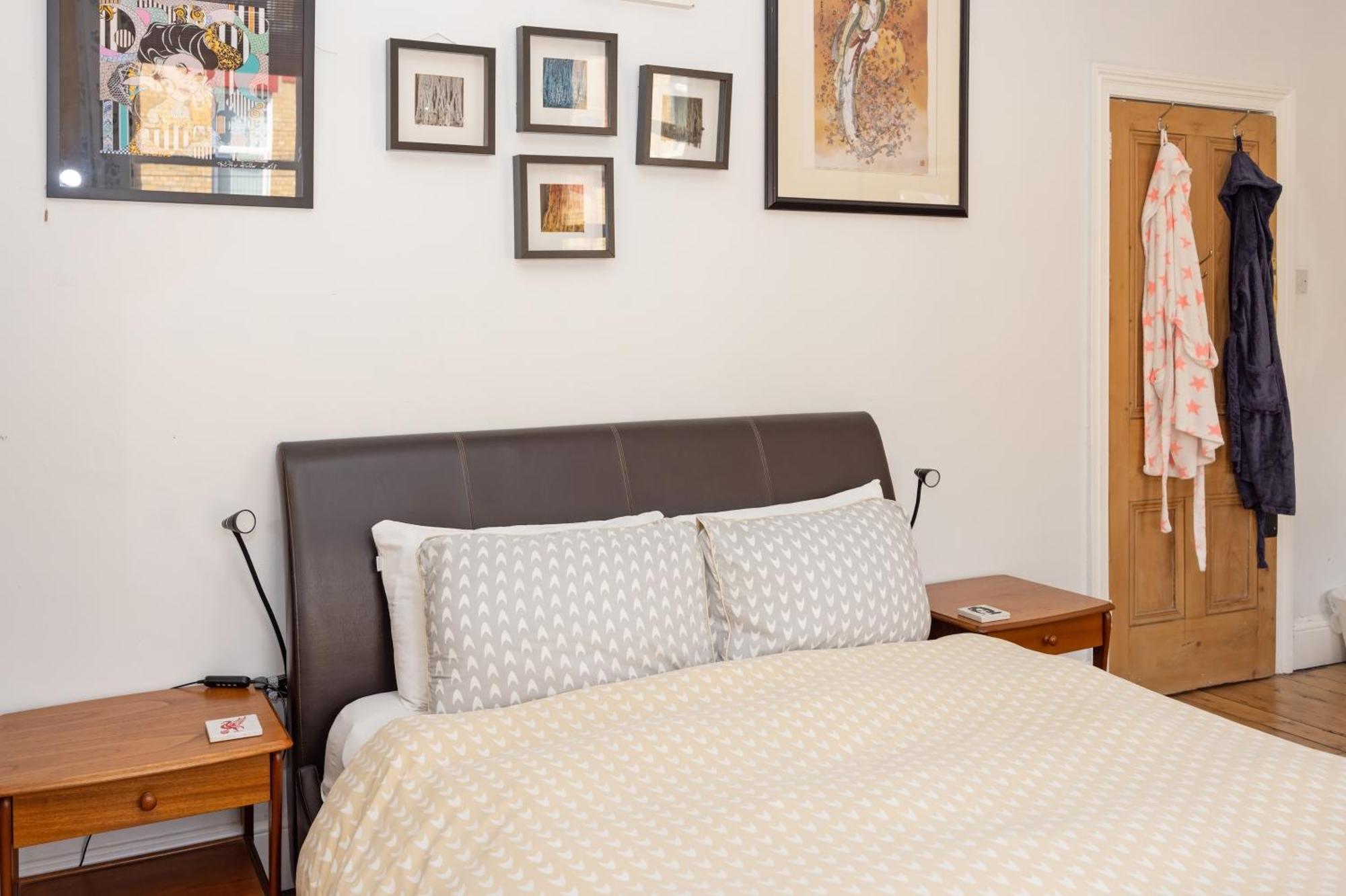 Bed & Breakfast The House Liverpool